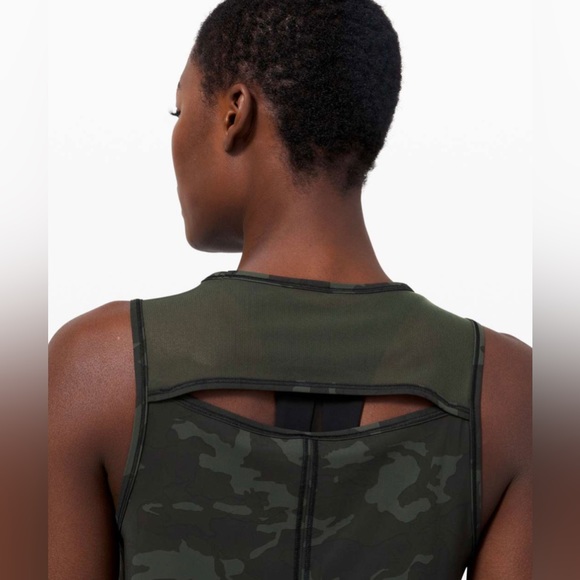Mint Lululemon Sculpt Tank Incognito Camo Women’s Sz 6-8 Worn 2x - Picture 4 of 13